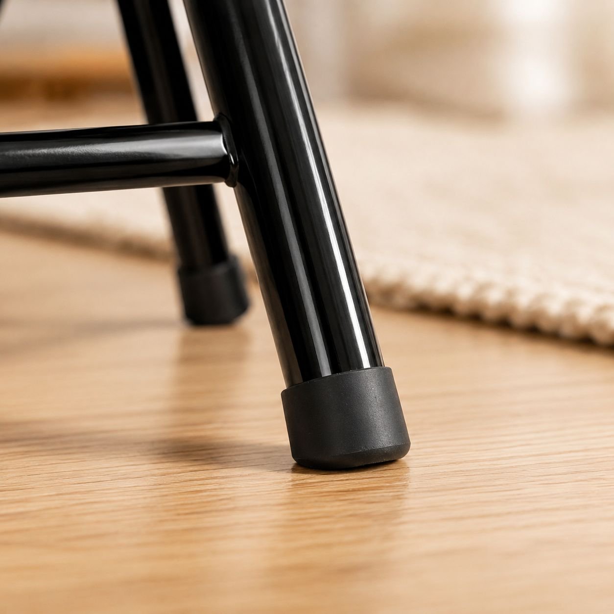 Easy-to-carry folding chair for dorm use