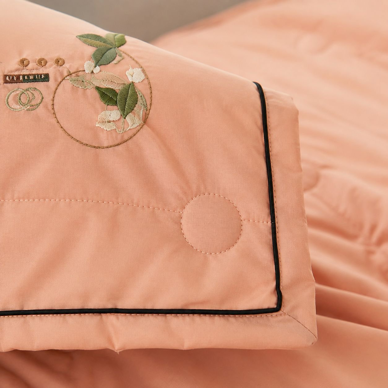 Mint-infused Comforter