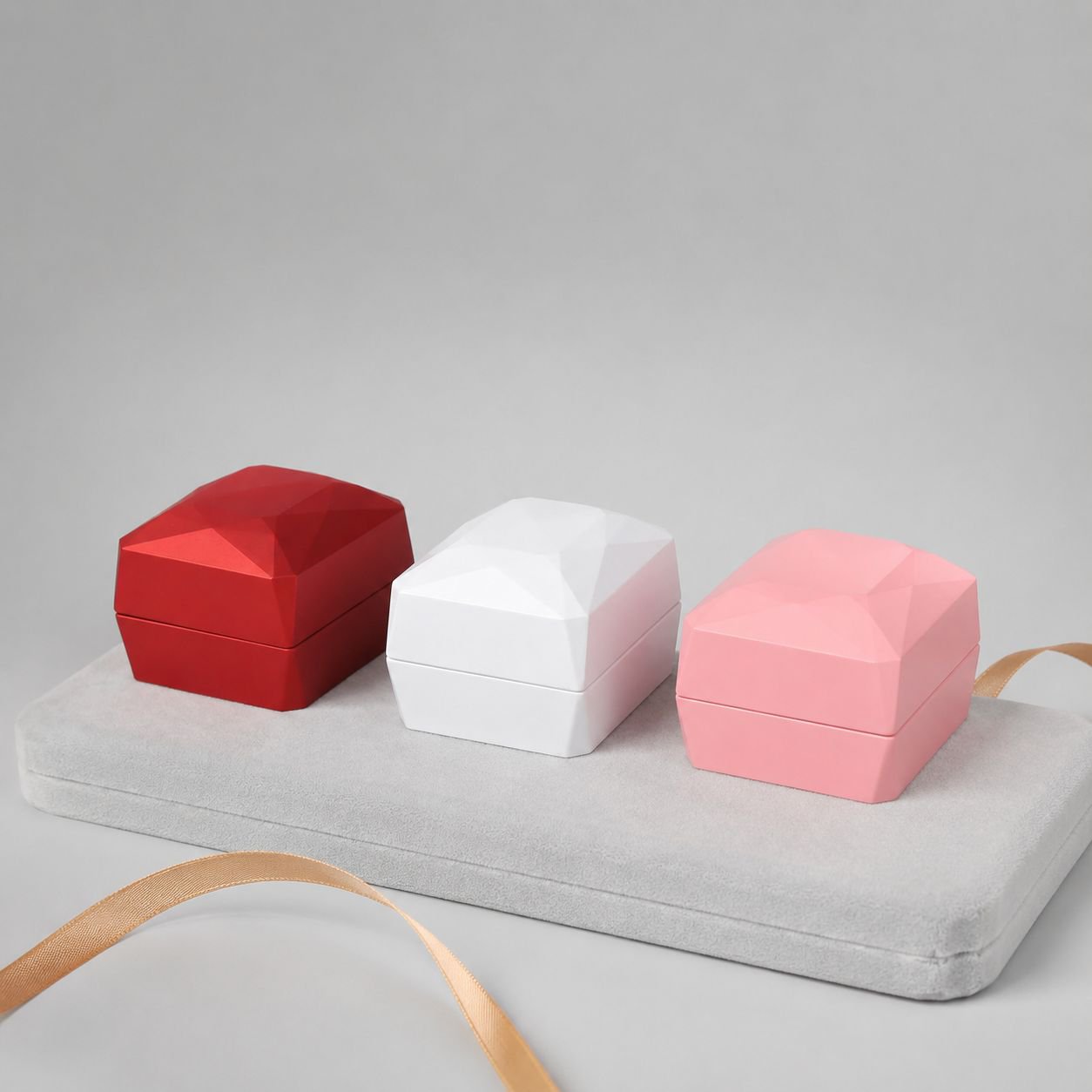 High-end diamond-faceted LED jewelry box, ring box, pendant jewelry packaging box
