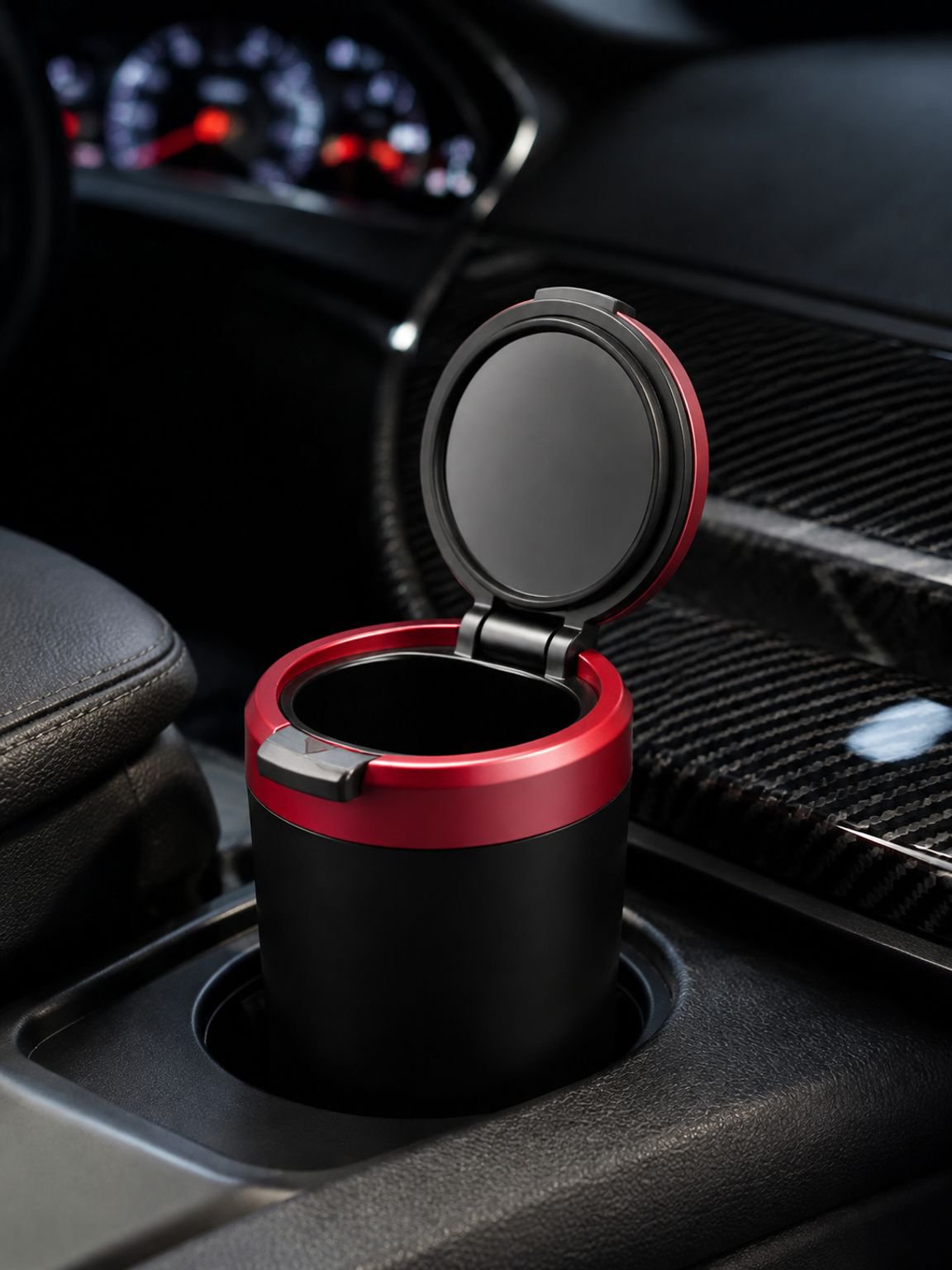 Easy to use car ashtray with one-touch opening