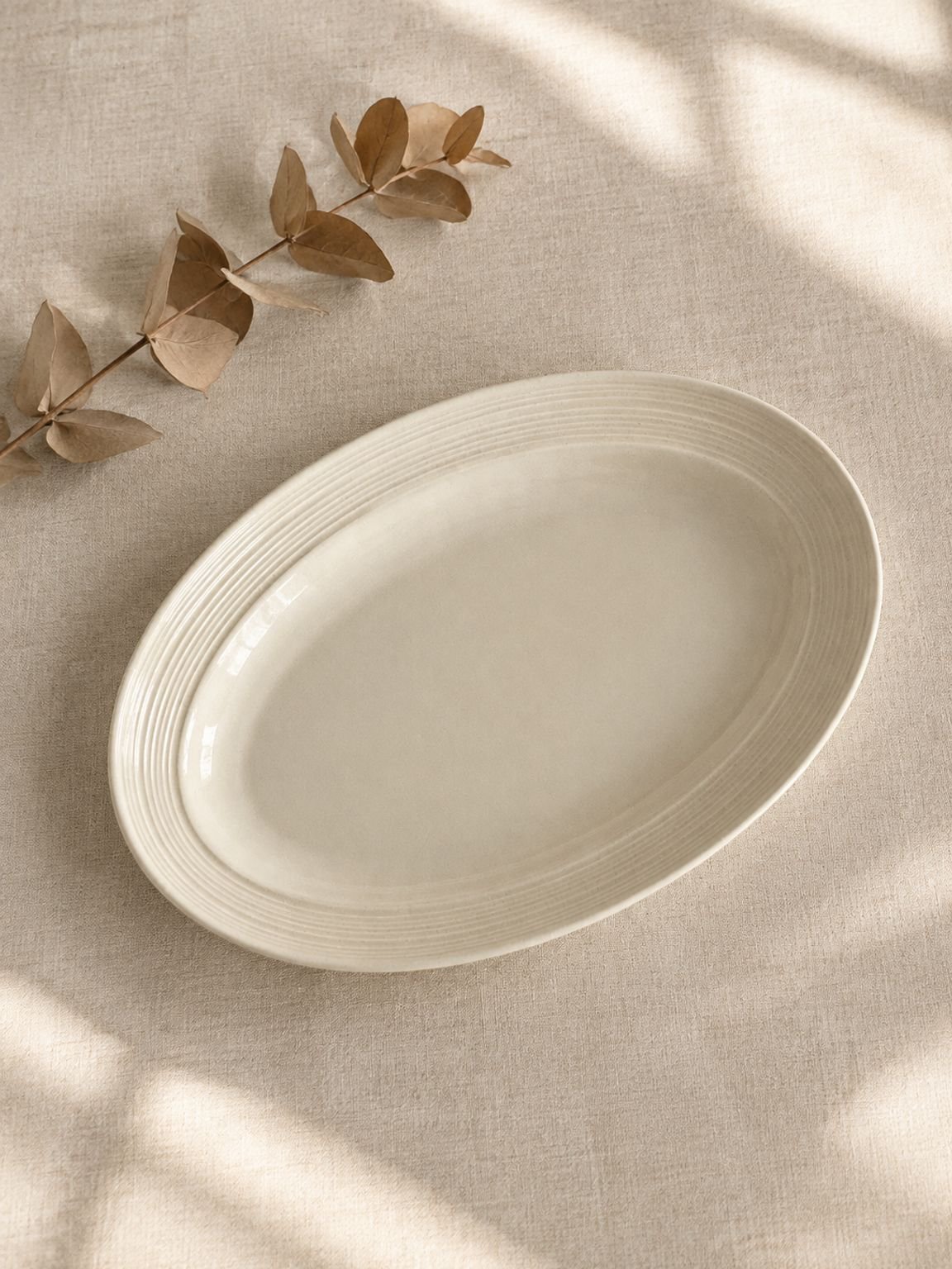 Plato de cerámica para pasta estilo sombrero en color blanco