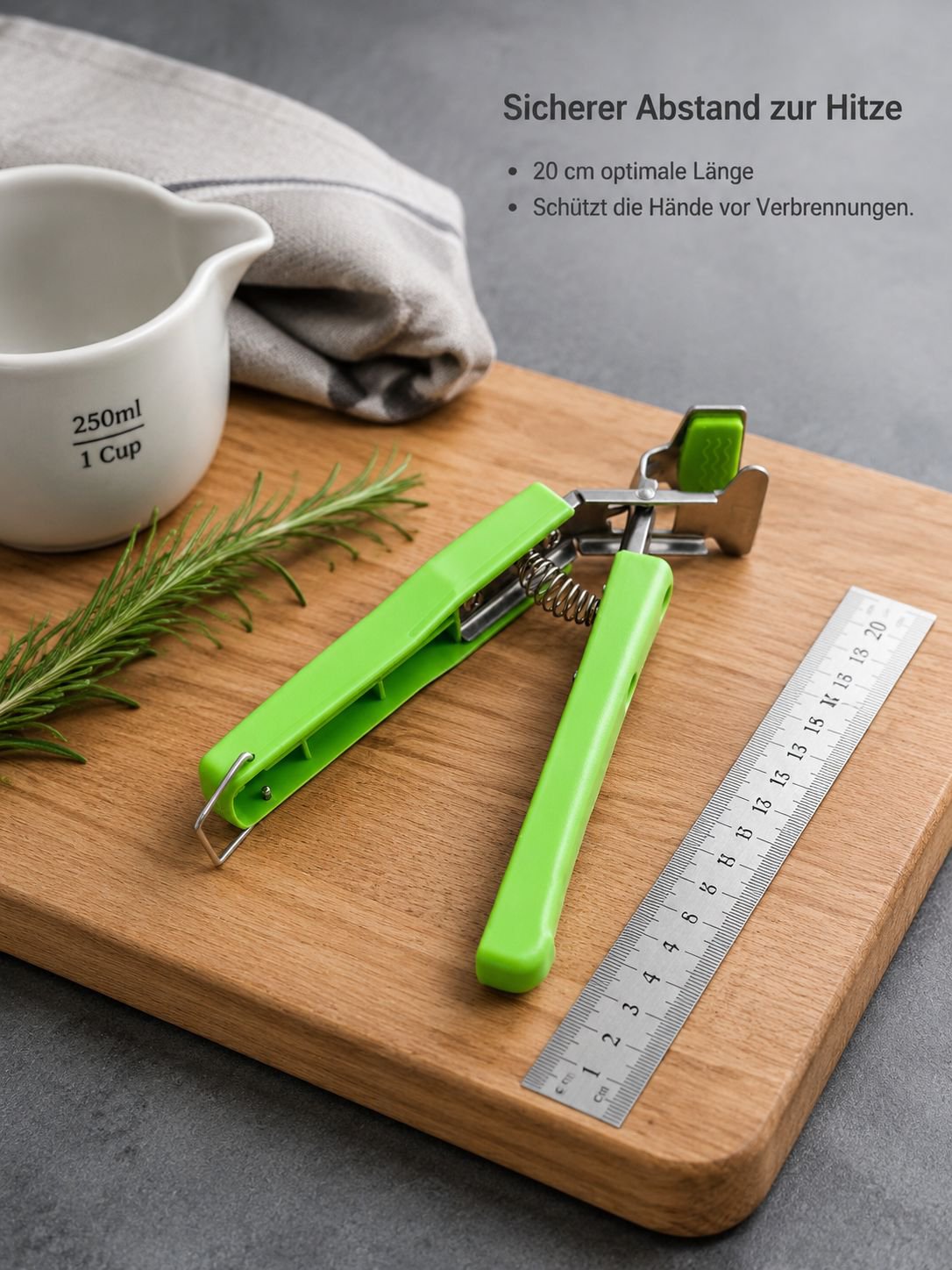 Vielseitige Edelstahl-Tellerzange im Einsatz