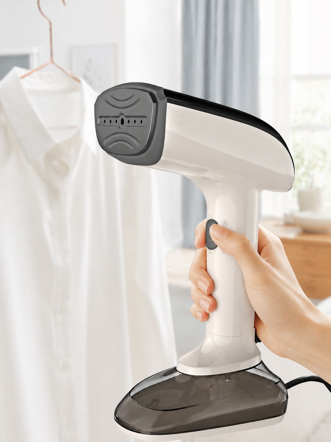 Lightweight and compact handheld steamer for garments