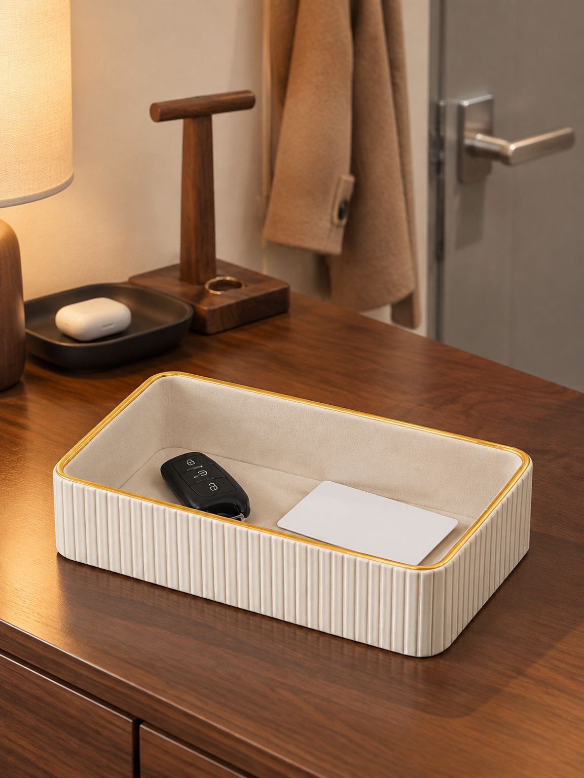 Innenansicht der Aufbewahrungsbox mit Schmuck