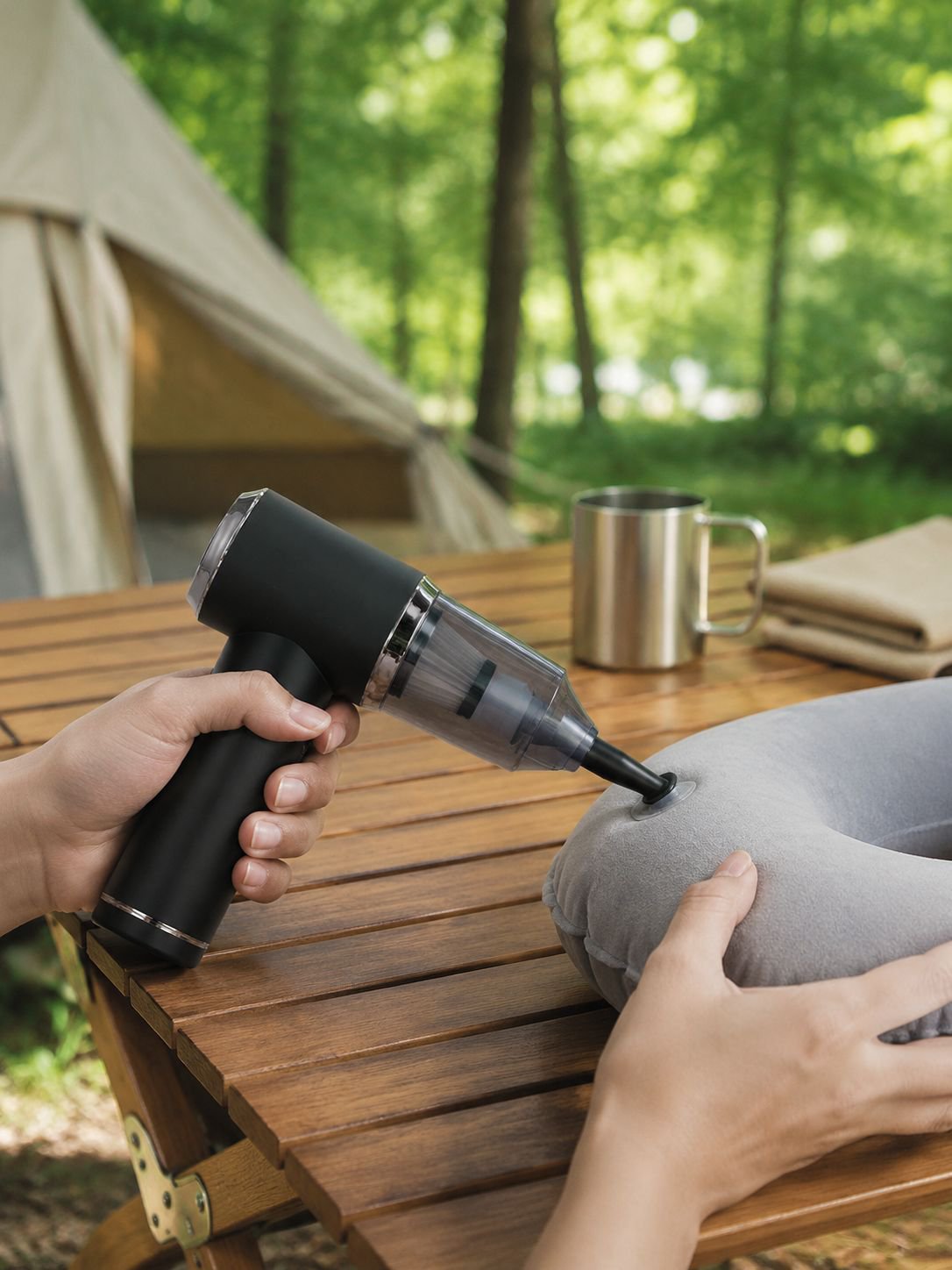 強力な吸引力を持つミニ掃除機の詳細