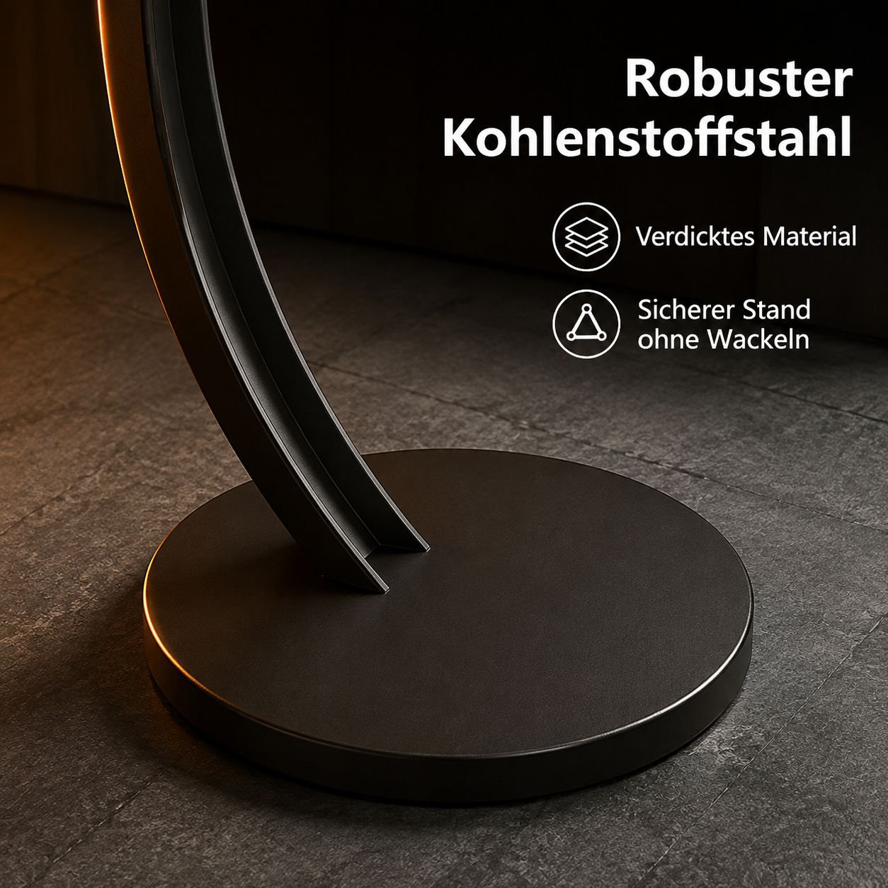 Kleiner runder Ablagetisch im Landhausstil