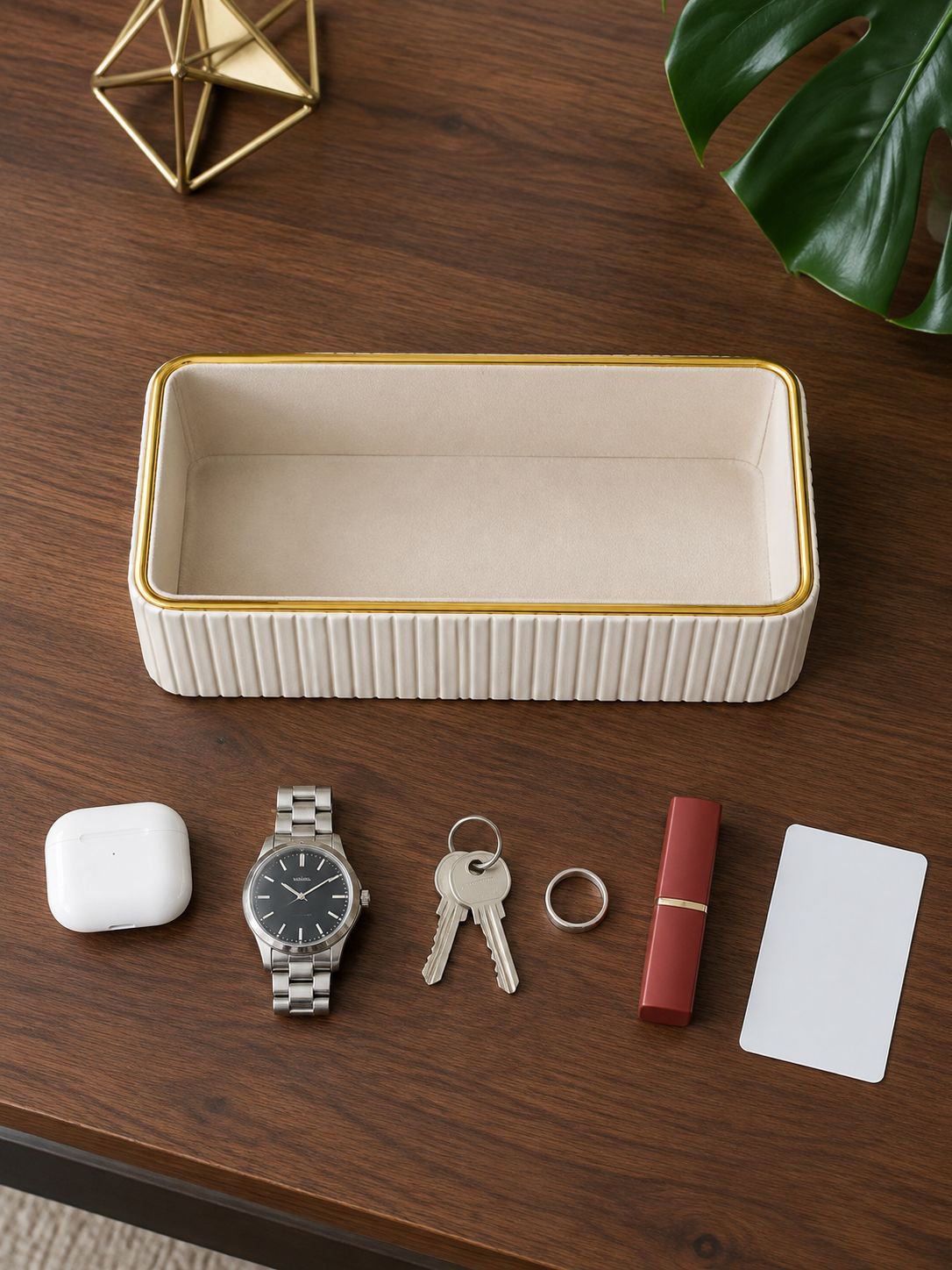 Stilvolle Schmuckbox mit mehreren Fächern