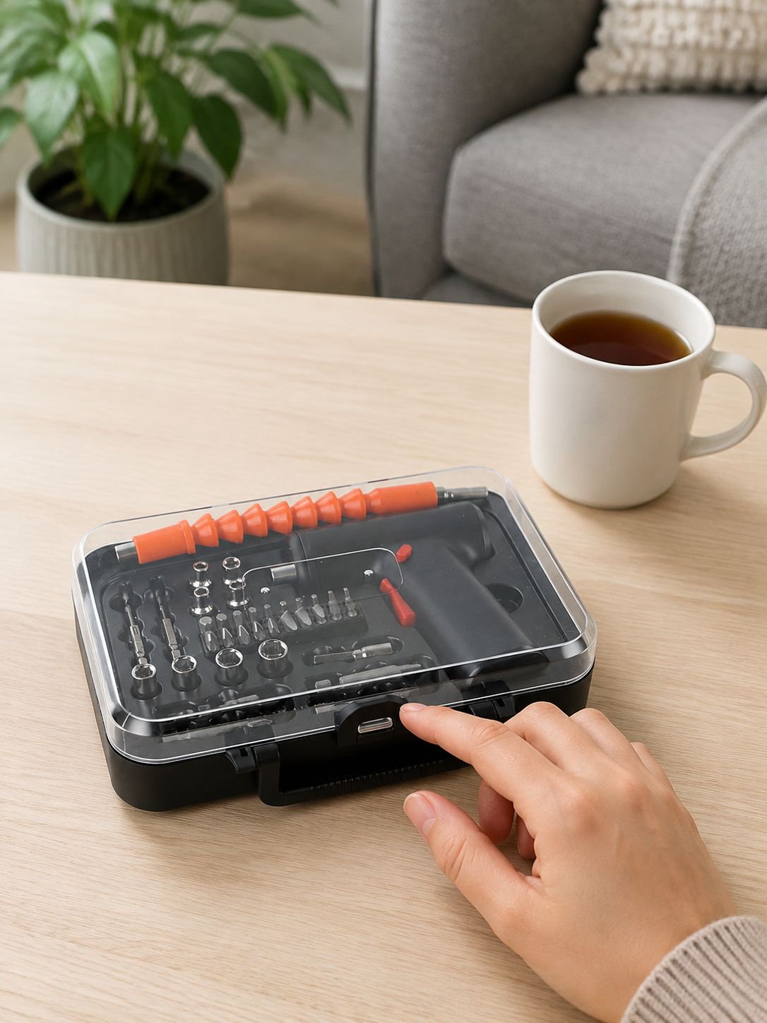 Portable electric screwdriver with lithium battery