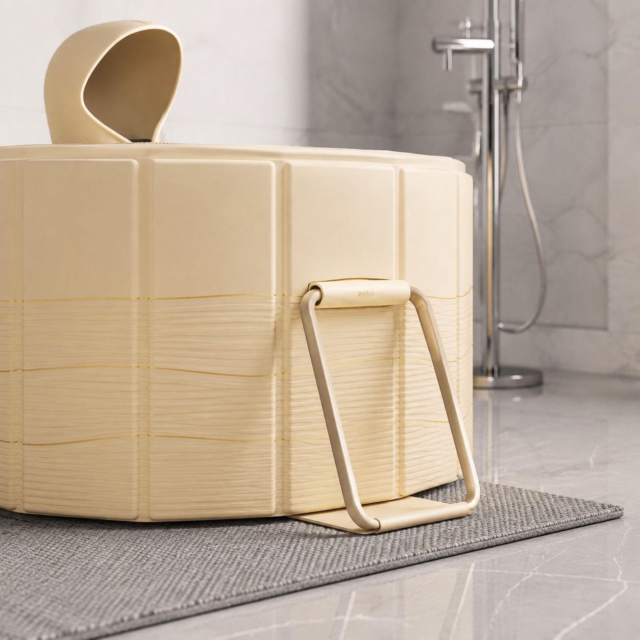 Space-saving collapsible bathtub for adults