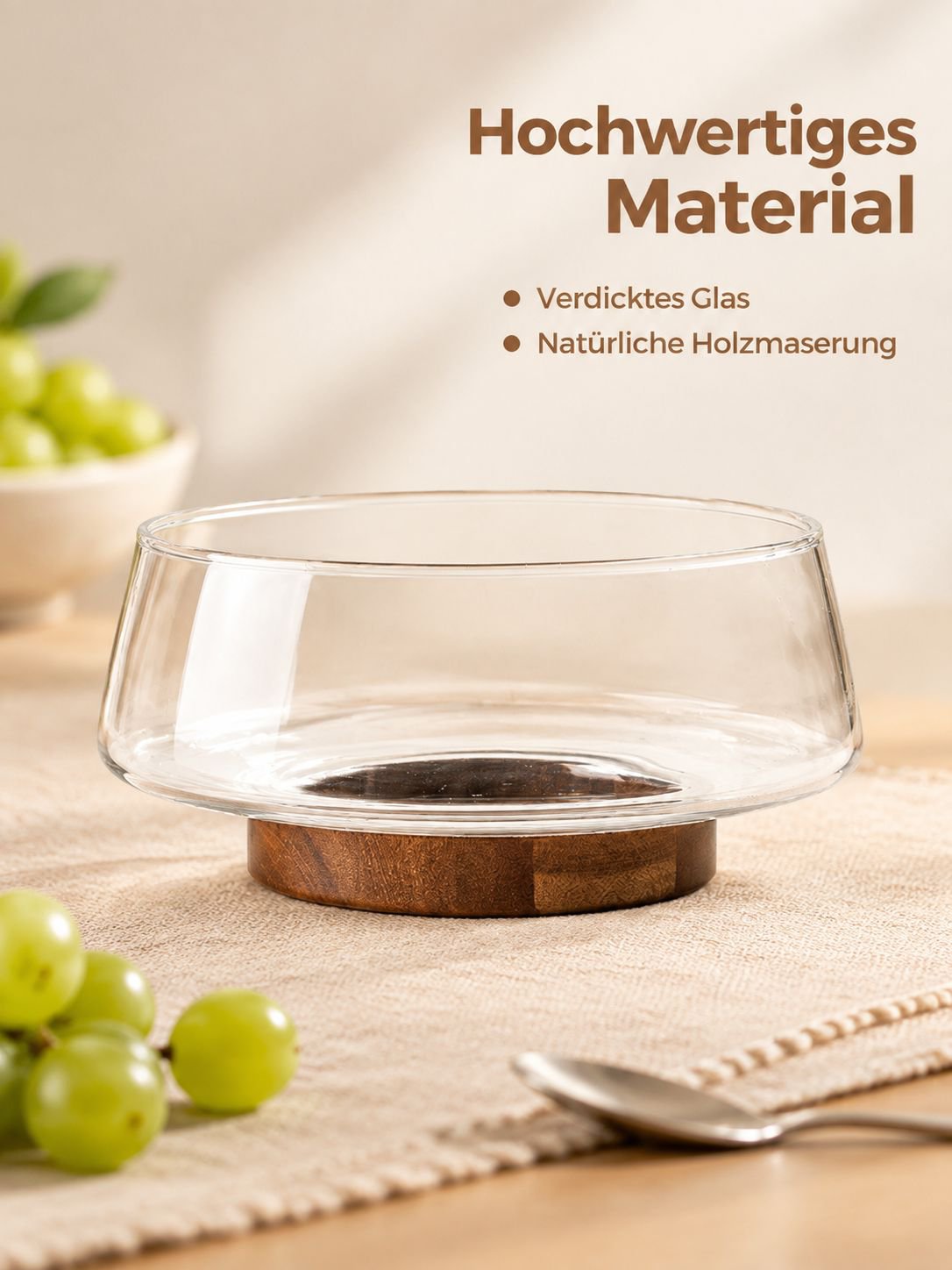 Obstplatte aus Glas mit Gabel