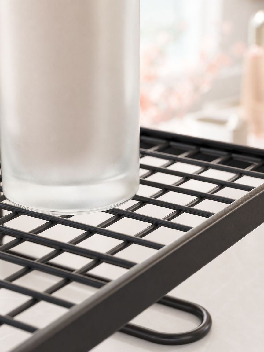 Space-saving minimalist washbasin shelf design