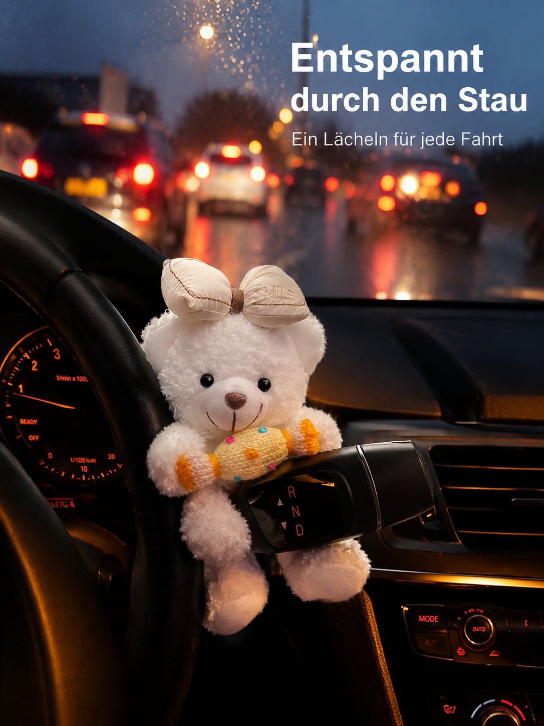 Auto-Innenraum mit bärenförmigem Lenkrad-Ornament