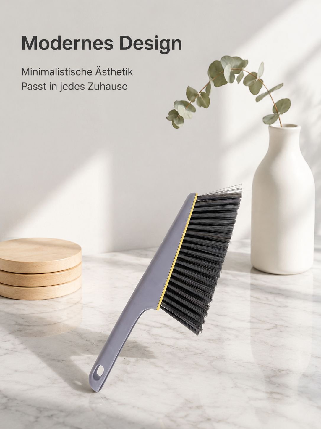 Multifunktionale Staubbürste mit Löchern