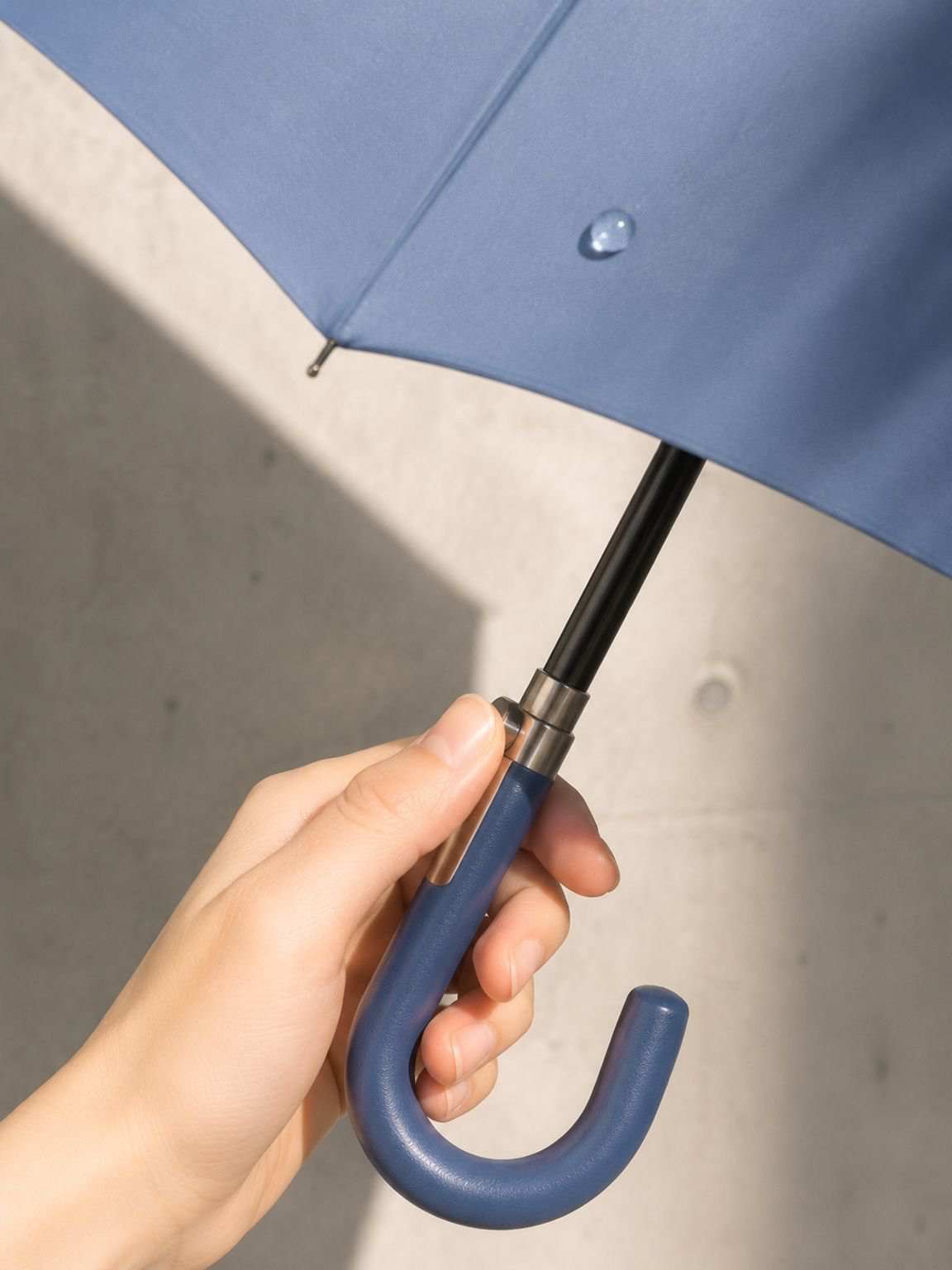 Long umbrella with a smooth leather-look curved hook handle