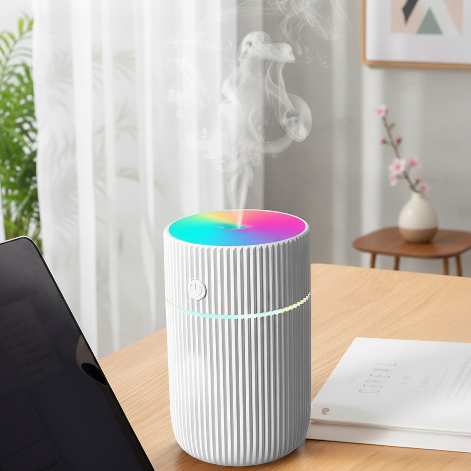 USB powered car humidifier with atomizing function