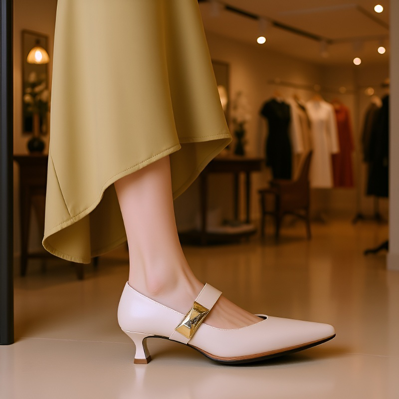 다양한 색상의 메리 제인 하이힐 모음