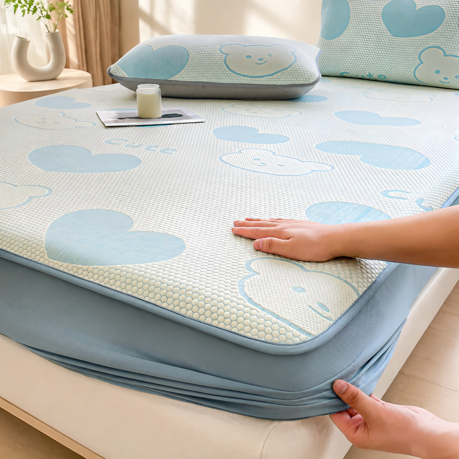 Baby & Mom Ice Silk Tofu Cooling Mat, Washable, Small Size
