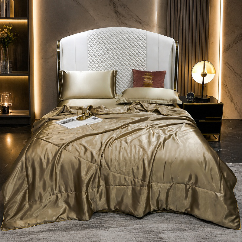 Silk quilt cover with elegant sheen in bedroom