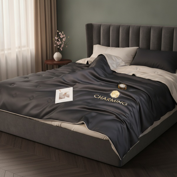 Summer Silk Embroidered Air Conditioner Quilt