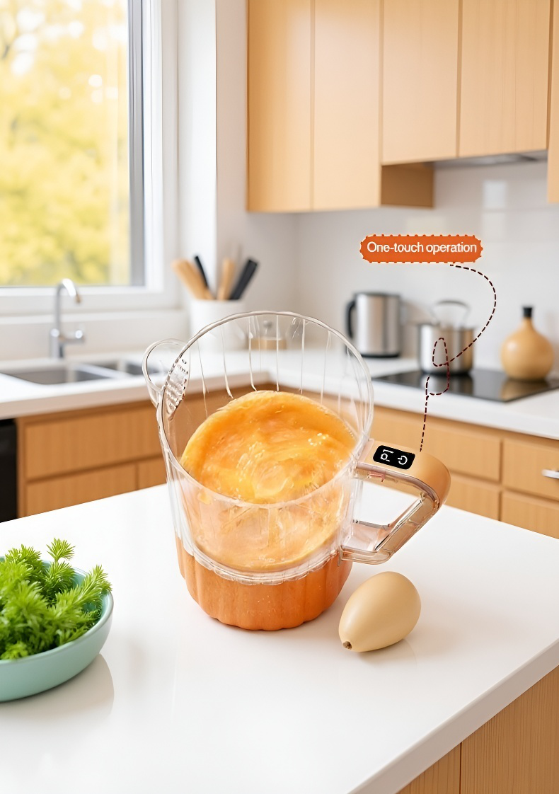 Schneebesen beim Mixen von Teig im Rührbecher