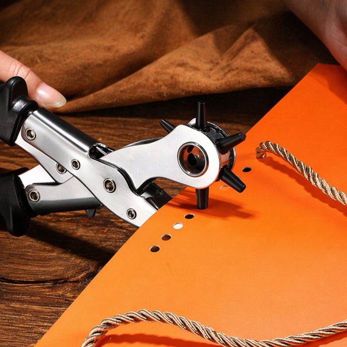 Easy-to-use laborsaving belt punch tool