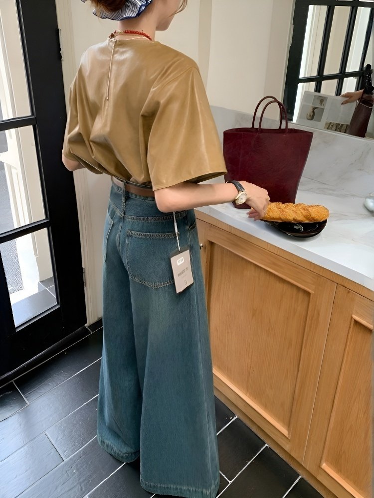 편안한 드레이프 팬츠 소재 클로즈업