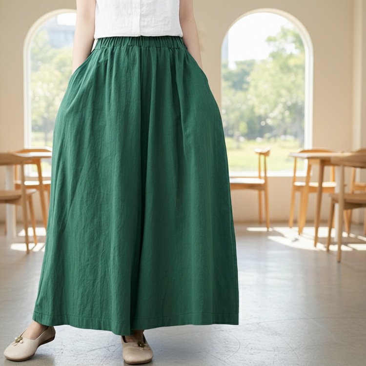 ゆったりシルエットのリネンロングパンツ