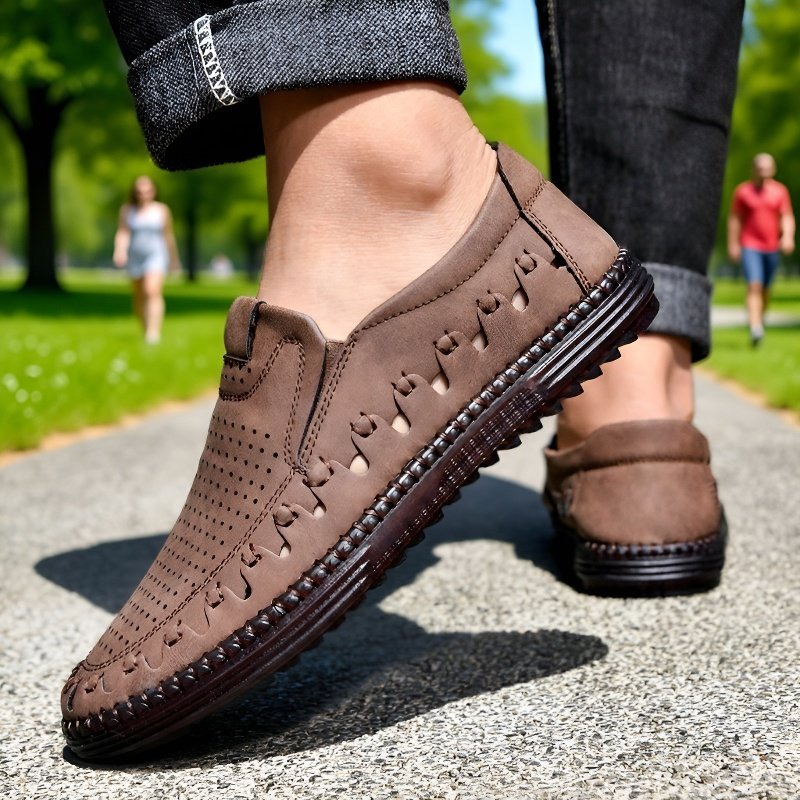 مظهر الأحذية الجلدية المسطحة من الجانب