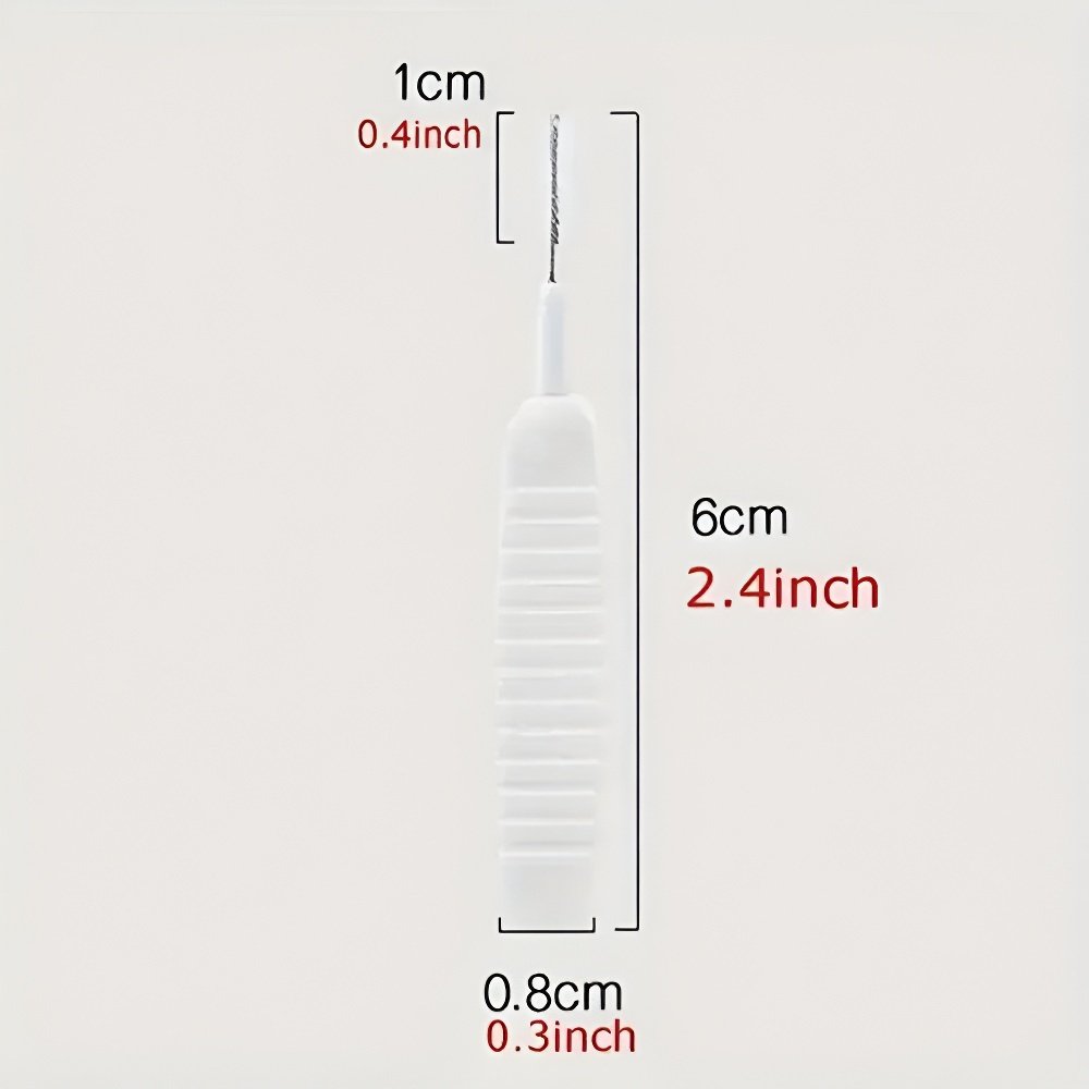 Czyszczenie portu ładowania telefonu za pomocą specjalnych akcesoriów