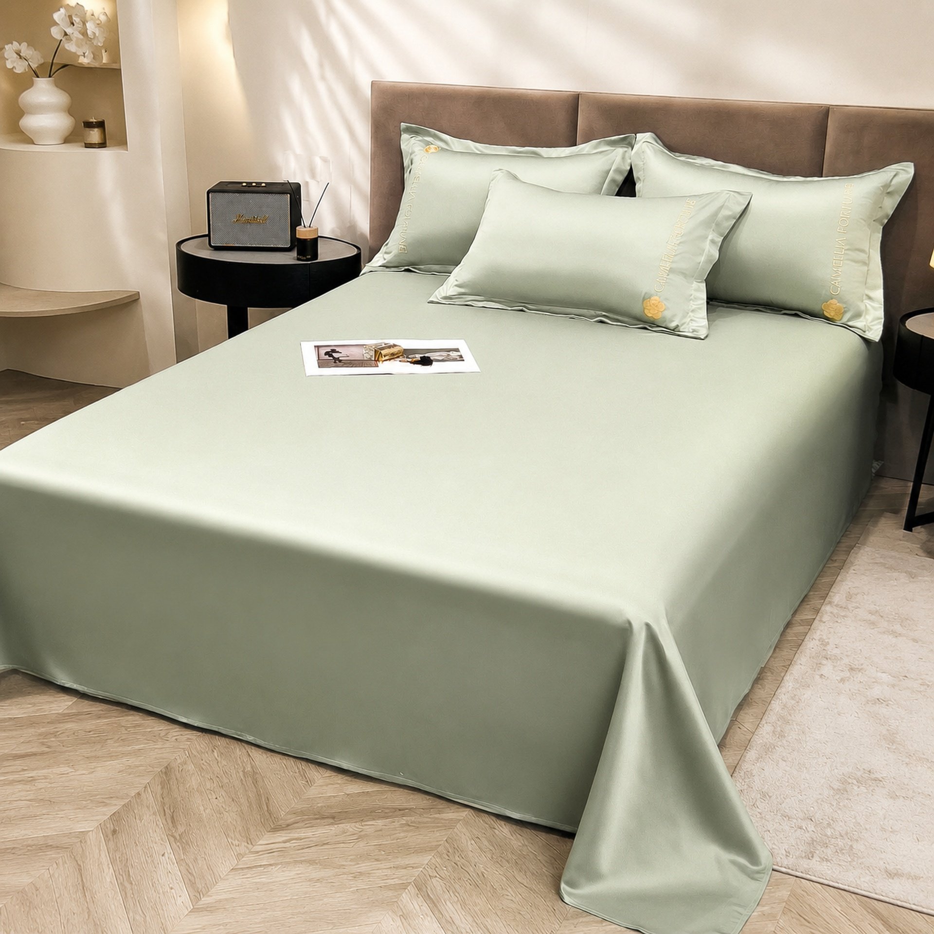 Ice Silk Cool Bedspread Set, Breathable and Skin-friendly, Reactive Dyeing