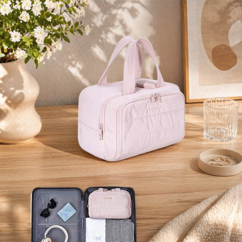 Large Capacity Lightweight Toiletry Bag