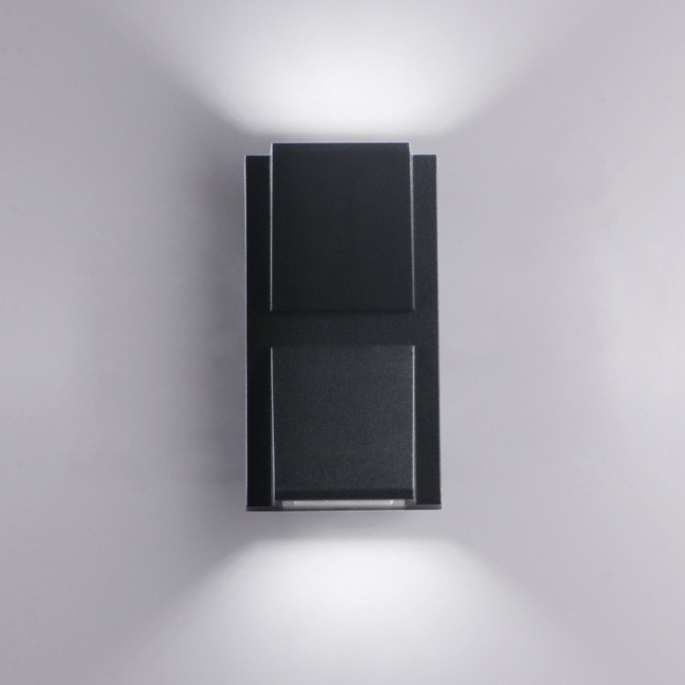 Modern minimalist wall lamp