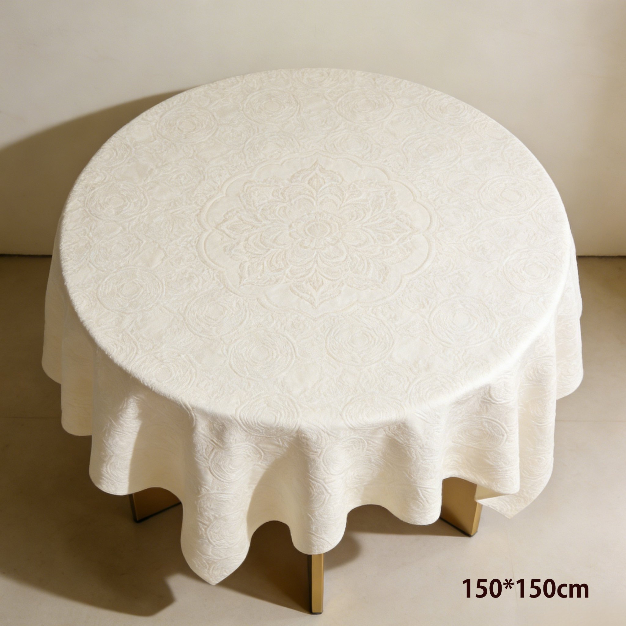 세련된 디자인의 고급 식탁보 디테일