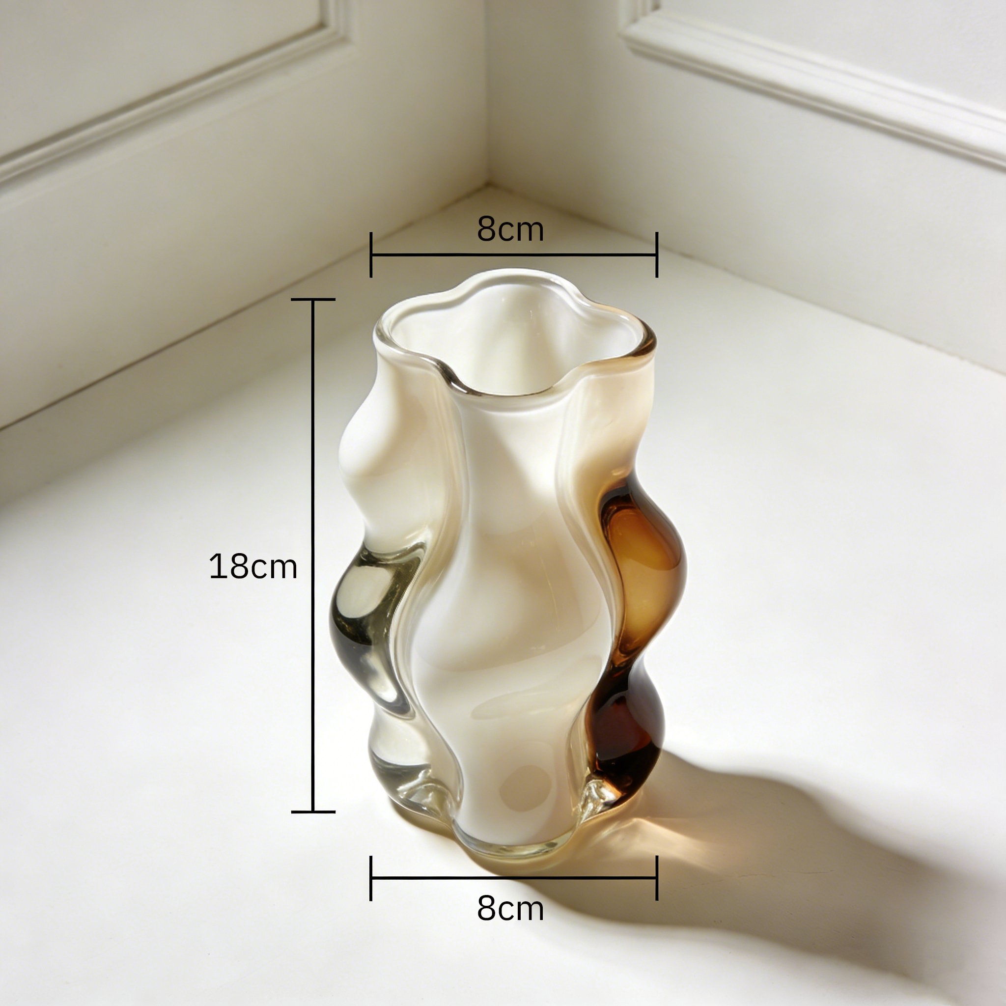 花びら口のガラス花瓶正面写真