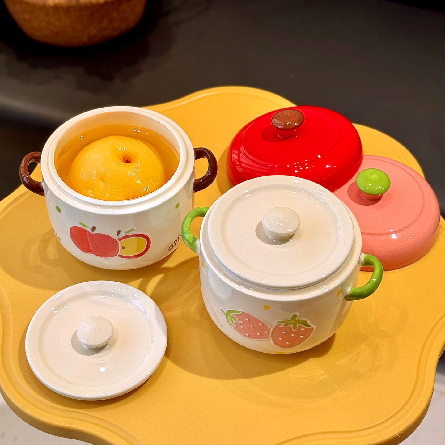 Cocotte en céramique à double couvercle pour ragoût