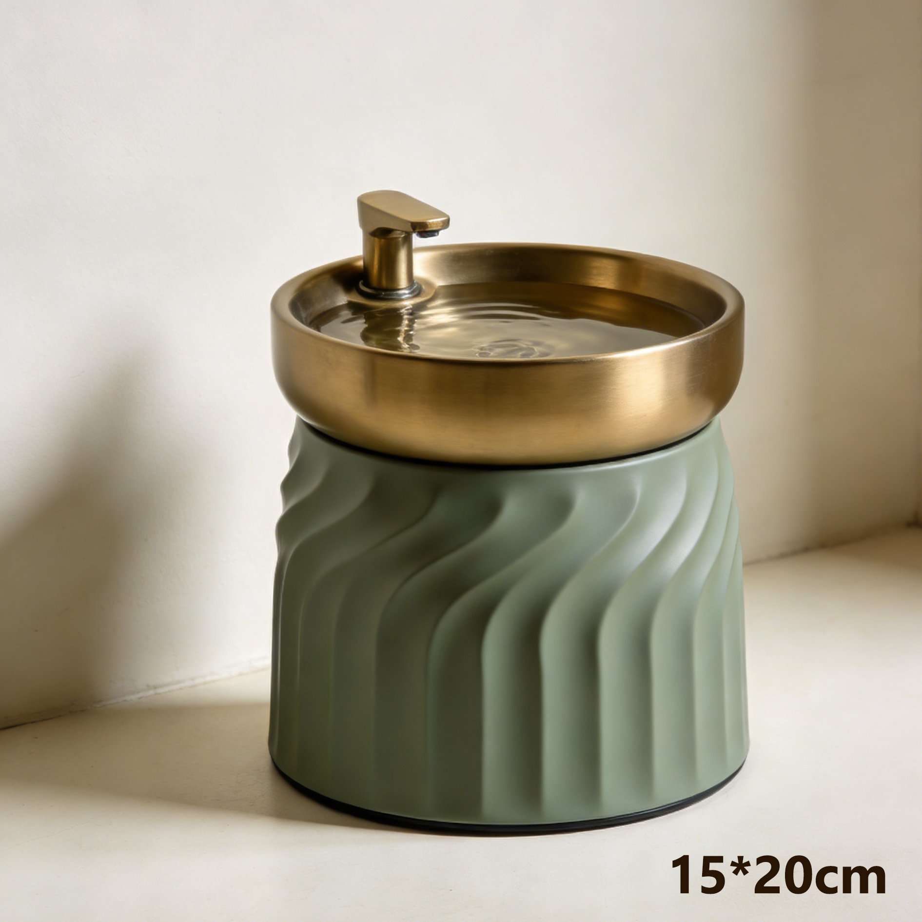 เครื่องจ่ายน้ำสัตว์เลี้ยงใช้งานง่าย