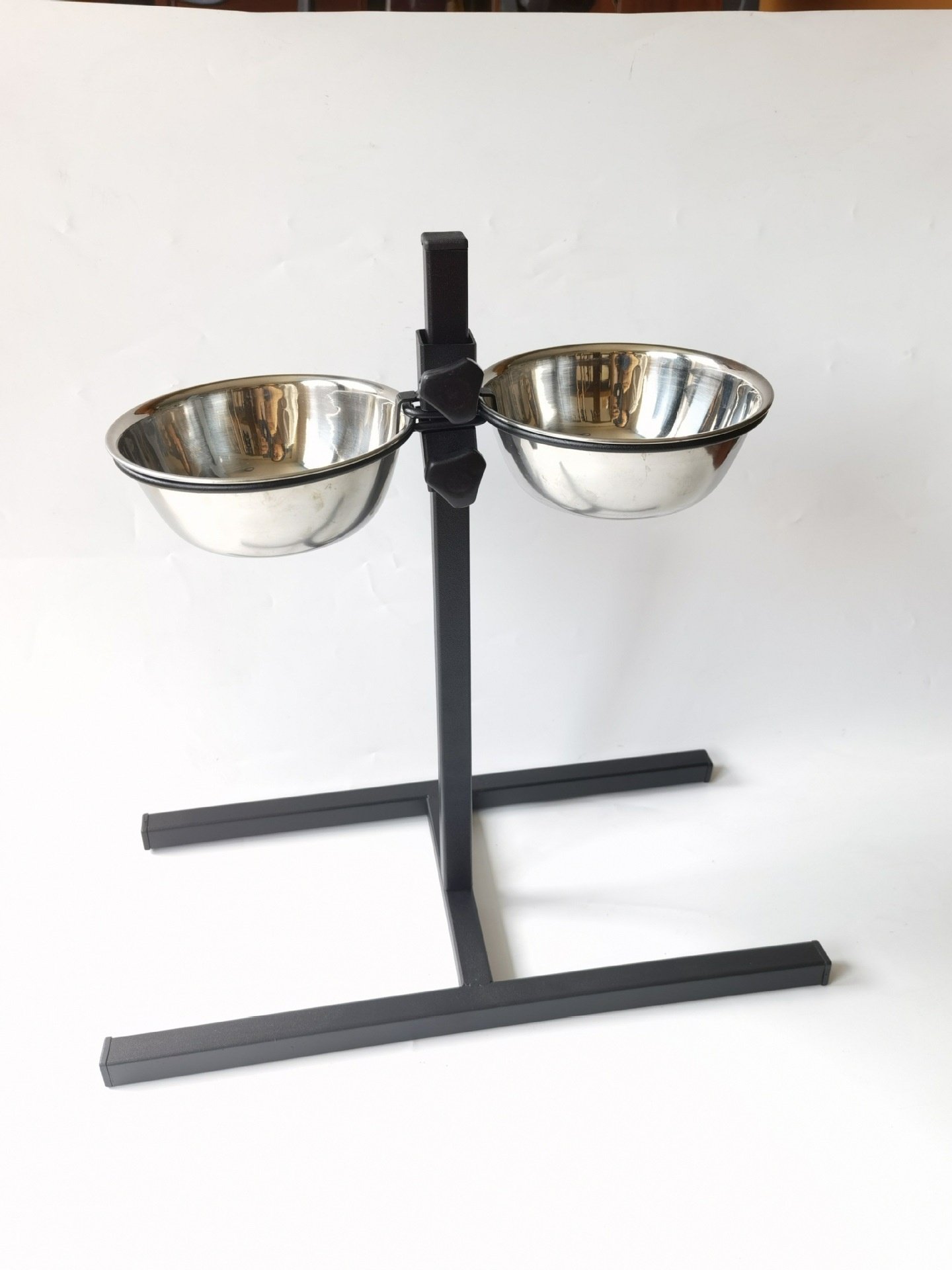 Station de repas stable avec support double gamelles pour animaux