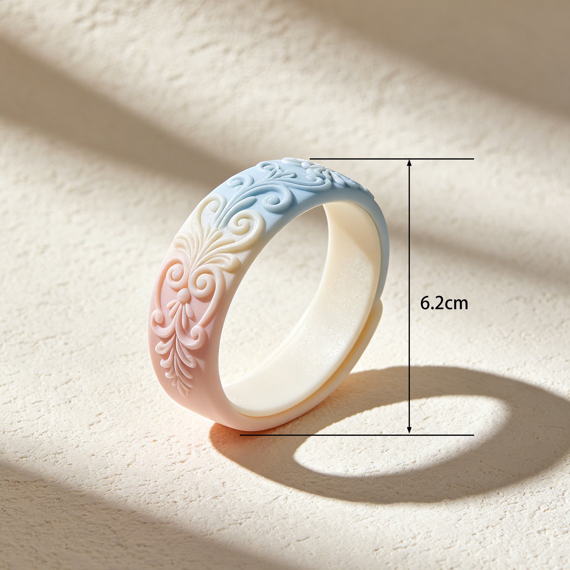 Gros plan sur le bracelet anti-moustique multicolore