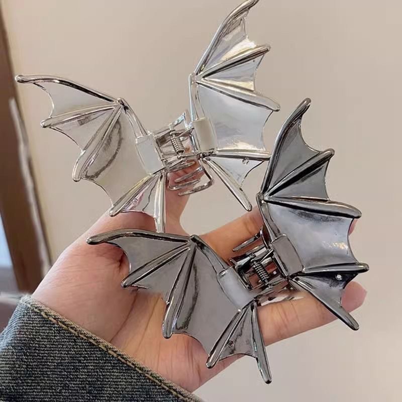 กรงเล็บค้างคาวโลหะผสม