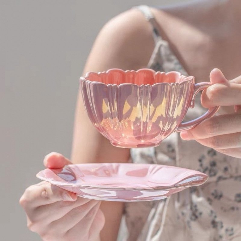 blütenblattförmige Kaffeetasse