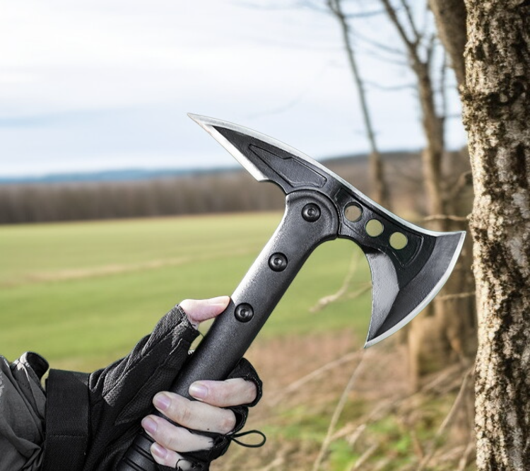 Vue détaillée de la lame de la hache tactique