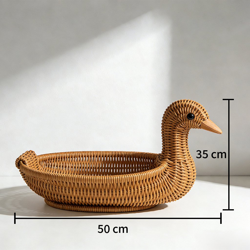 リビングに置いたアヒル型ラタンバスケット