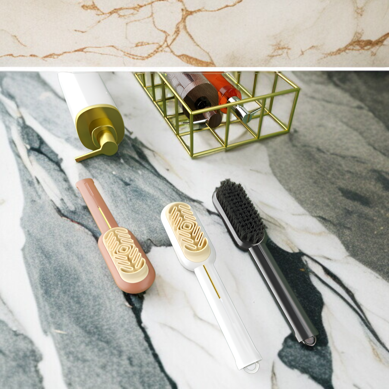 スエード靴を優しく洗う靴ブラシ