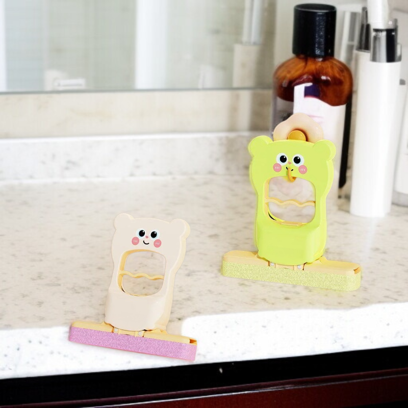 게으름뱅이 밀대로 탁상 청소하는 장면