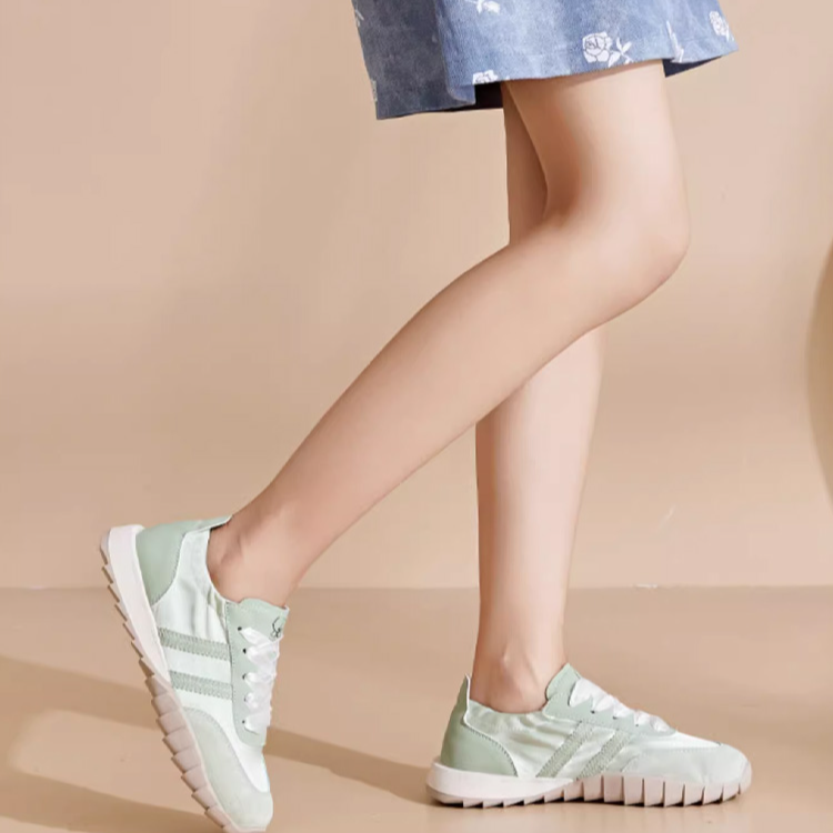 아간 슈즈 캐주얼 스타일 착화샷