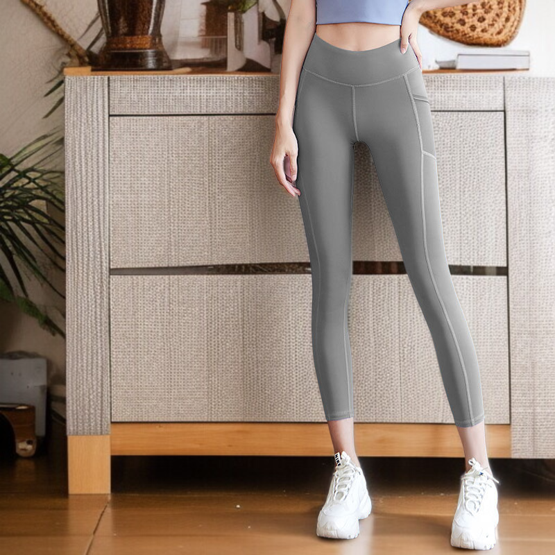 美脚効果抜群のスキニーレギンスパンツ