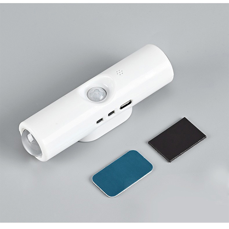 磁気吸着充電式ミニライト