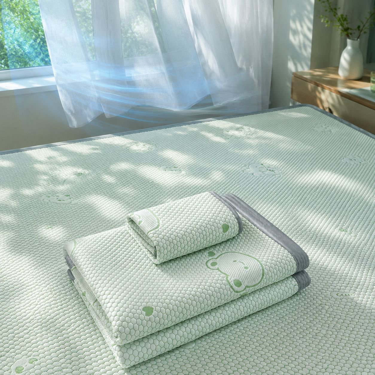 Waschbare Picknickmatte mit Bären-Design im Garten