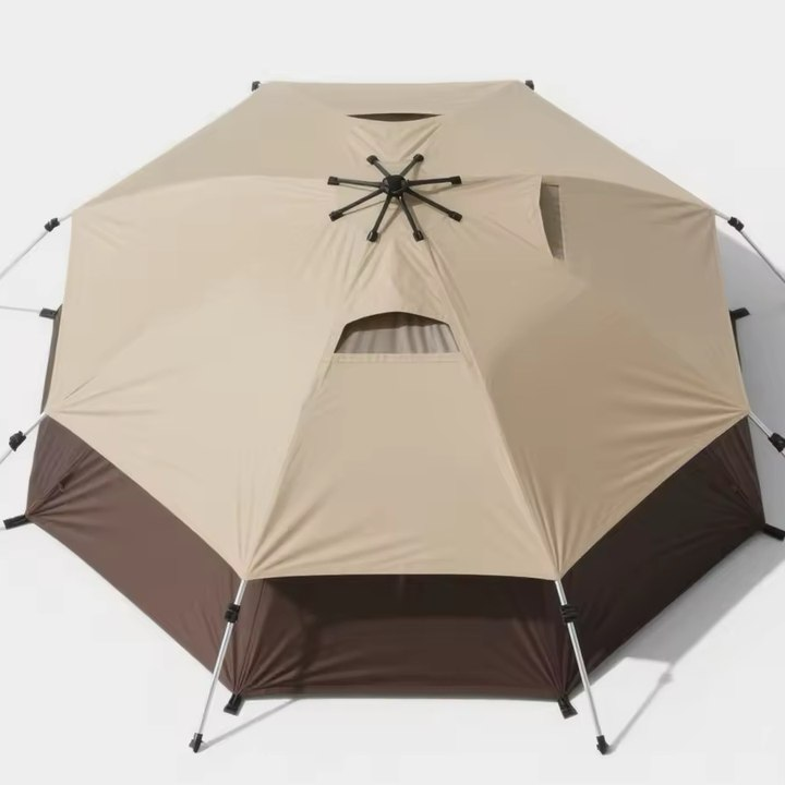 Venkovní stan v khaki barvě s barevnými panely