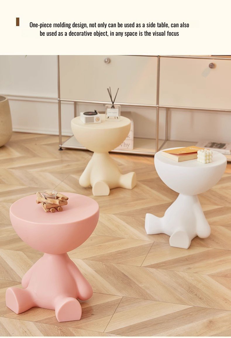 Praktischer Sofatisch mit Regal für zusätzlichen Stauraum